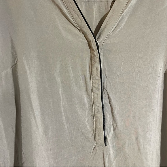 Philosophy Soft Gray V-Neck Blouse size 1X - Picture 2 of 5